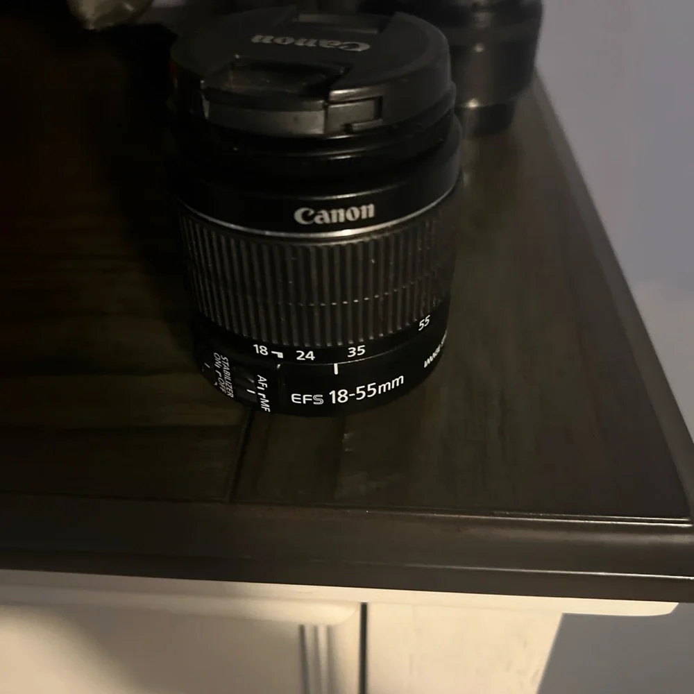 Canon EF-S 18-Canon EF-S 18-55mm f/ 3.5-5.6 IS55mm f/4-5.6 ISLens